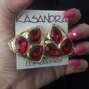 KASANDRA vintage jeweled clip on earrings NWT ❤️